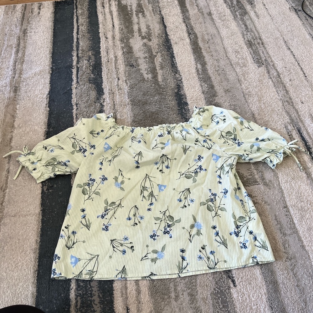 Green floral off the shoulder H&M kids shirt…I except all offers on all listings